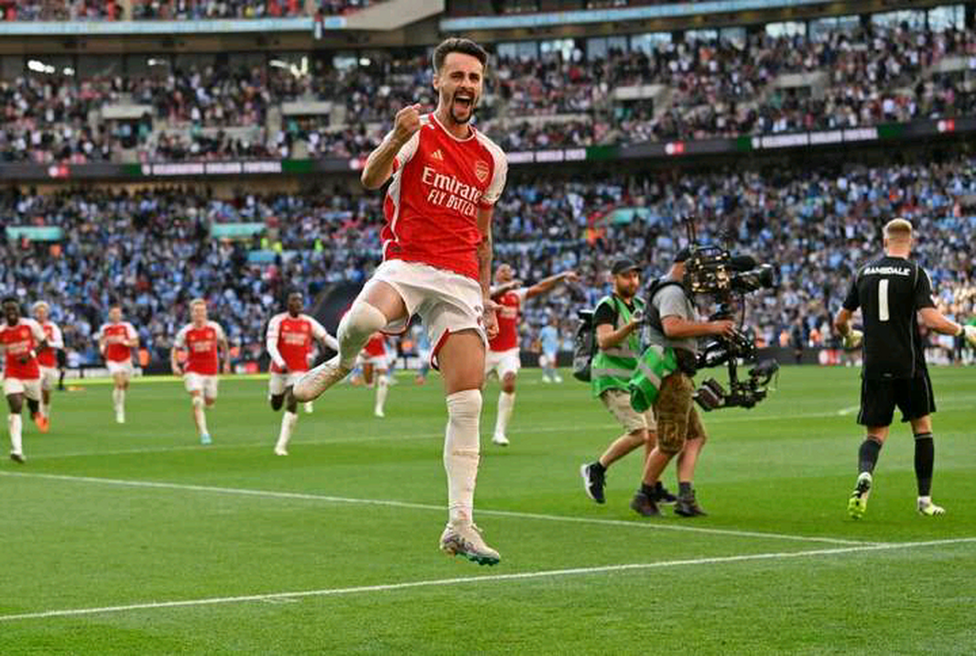 vip 注册地址-里程碑夜！阿森纳再遭质疑，社区盾转会期刷纪录，引发热议，心理建设被强调的简单介绍