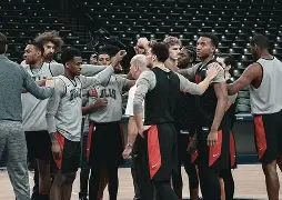 体育赛事-包含芝加哥公牛加时末段止住颓势冲刺阶段勒沃库森调整名单以备欧篮联，这操作让人直呼：Karsa连续十二场比赛得分超过逆转的词条